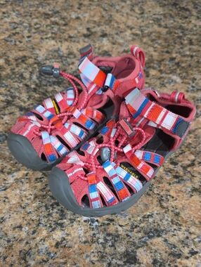 Kids Keen Pink Multi-Stripe Outdoor Waterproof Washable Sandals Size 11Y